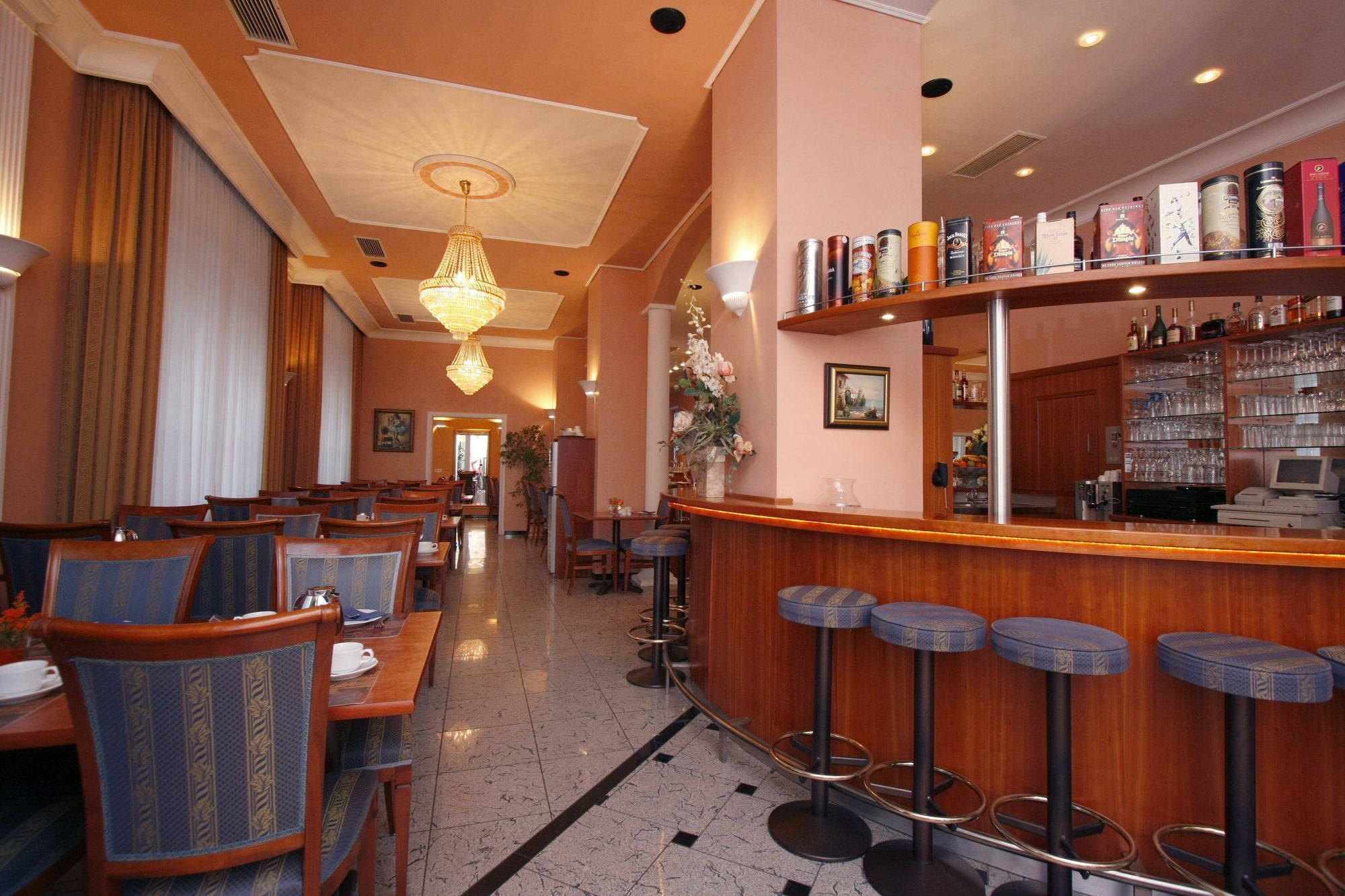 Apartment Hotel Kral - Business Hotel & Serviced Apartments Erlangen Eksteriør billede
